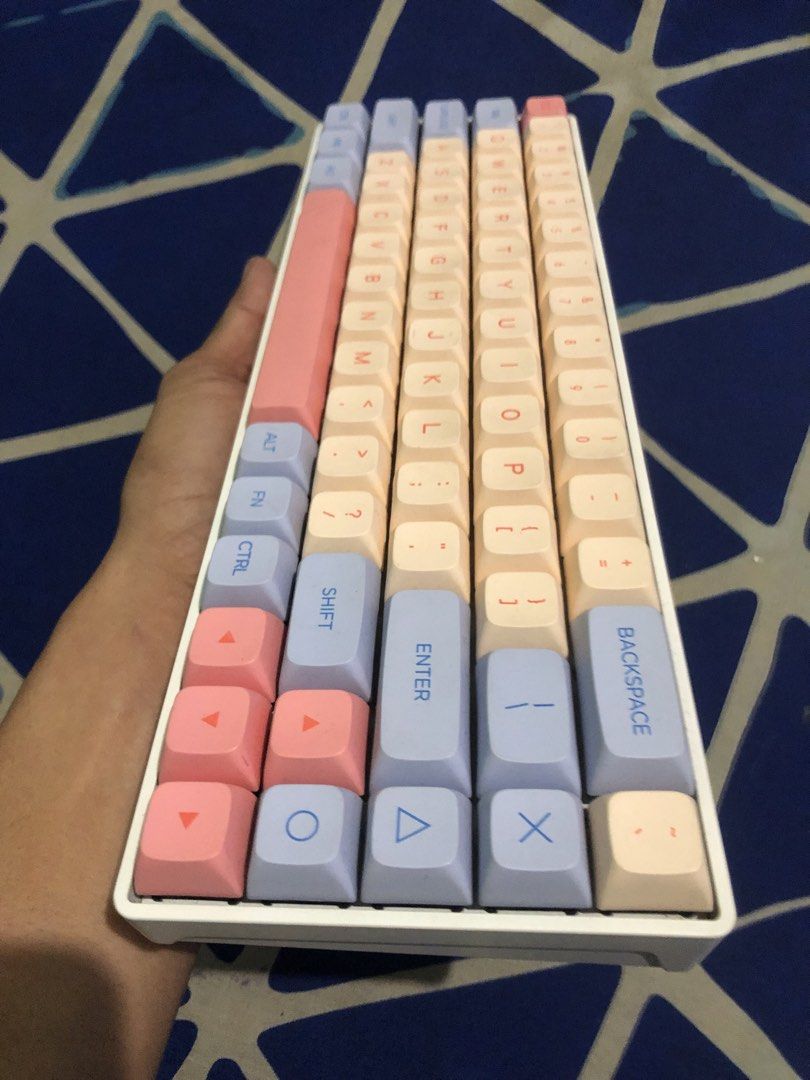 Royal Kludge RK855 (Category: Computer Keyboard) located in Quezon City. Submitted by markgolveo (Listing ID 1467910248, Image 2). Description: Royal Kludge RK855 No cable included Tested working all keys and light features Usb type C cable output Red keys Marshmallow key caps.
