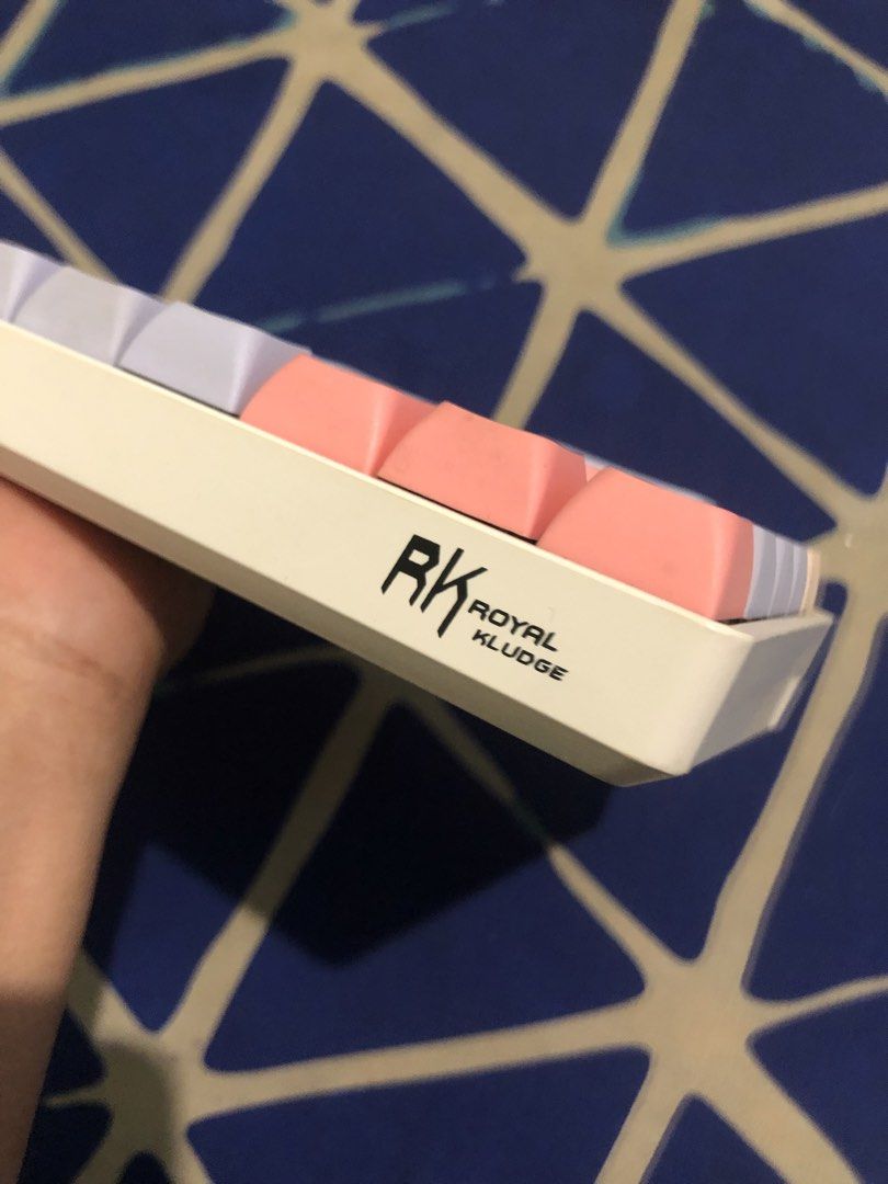 Royal Kludge RK855 (Category: Computer Keyboard) located in Quezon City. Submitted by markgolveo (Listing ID 1467910248, Image 3). Description: Royal Kludge RK855 No cable included Tested working all keys and light features Usb type C cable output Red keys Marshmallow key caps.