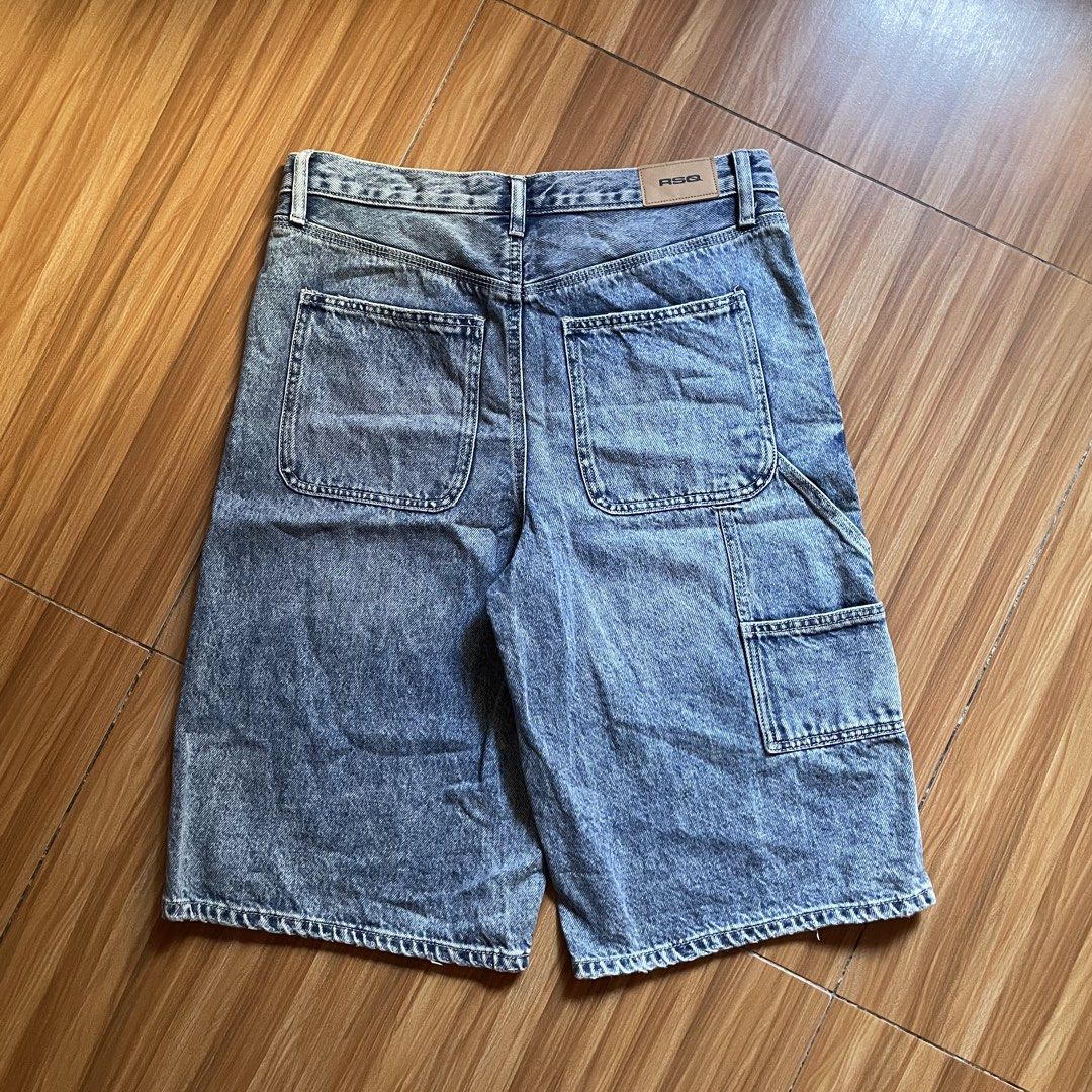 RSQ Low Rise Carpenter Denim Jorts (Category: Shorts) located in General Mariano Alvarez. Submitted by 4117_thriftnthrive (Listing ID 1467989158, Image 3). Description: In excellent condition No flaws Measurements Waistline: 32 Length: 24” Leg hole: 12” .