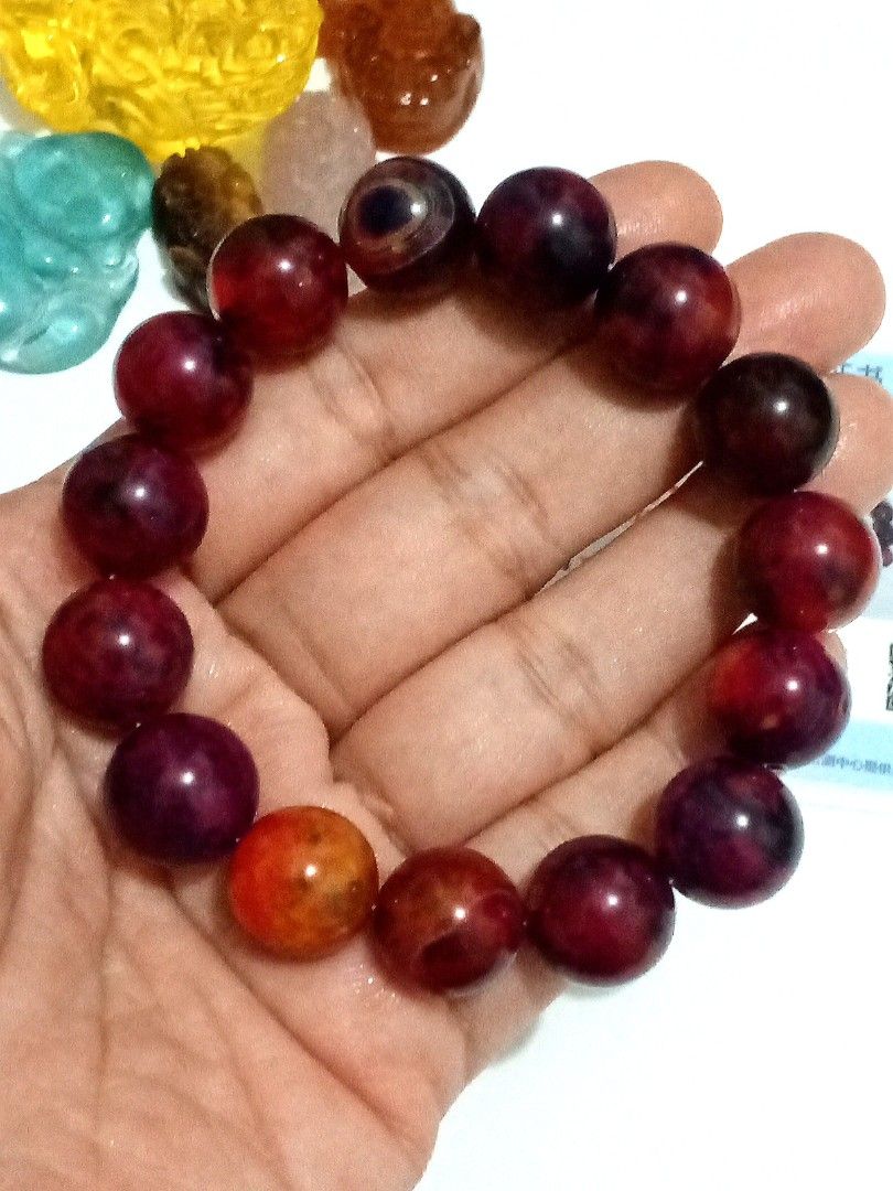 Ruby Agate Natural Evil Eye with Certificate of Authenticity 14mm (Category: Bracelets) located in Taguig. Submitted by mimisrack (Listing ID 1468040383, Image 2). Description: ❤️ Love & Passion — symbolizes romance, affection, and deep emotional connections. 🔥 Confidence & Courage — represents inner strength, bravery, and self-belief. 🍀 Good Luck & Prosperity — traditionally associated with good fortune and abundance. 🛡️ Protection & Groundin