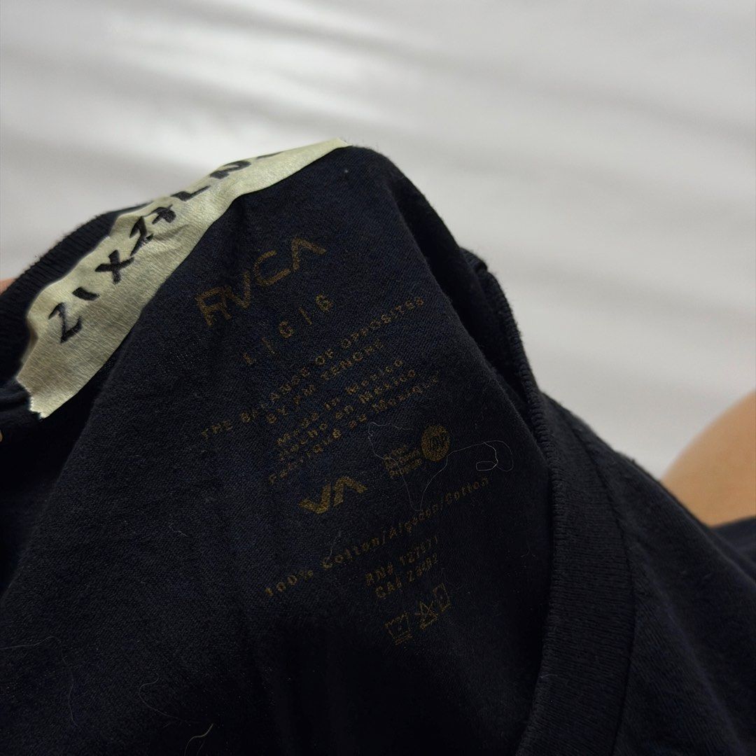 RVCA Box Logo Graphic T-Shirt Black (Category: Tshirts & Polo Shirts ) located in Gapan. Submitted by rasthriftshop17 (Listing ID 1467993281, Image 3). Description: Size on tag: L Dimes: 21 x 27 Condition: Excellent Color rate: 9/10 Issue: None.
