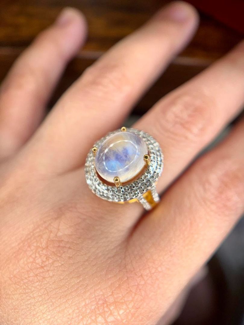 S6.5 NATURAL MADAGASCAR MOONSTONE & DIAMONDS (Category: Rings) located in Baguio. Submitted by asna_taku (Listing ID 1467938412, Image 2). Description: 🌙 NATURAL MADAGASCAR MOONSTONE & DIAMONDS That glow. 😍 The adularescence on this 5.33ct natural Moonstone is the star of the piece—soft, luminous and beautifully dreamy. ✨ 5.33ct natural Moonstone ✨ Madagascar origin 🇲🇬 ✨ Oval cabochon with visible adularescence ✨ Approx. 0.37ct natural Diamon