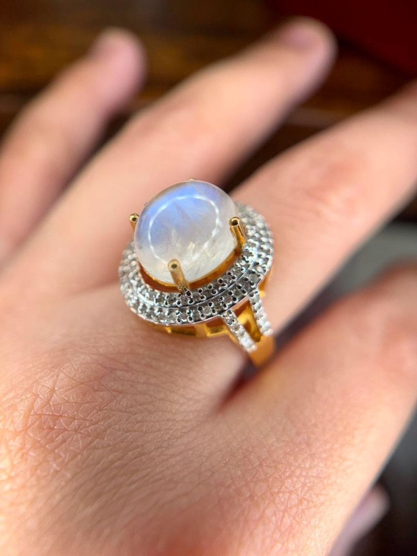S6.5 NATURAL MADAGASCAR MOONSTONE & DIAMONDS (Category: Rings) located in Baguio. Submitted by asna_taku (Listing ID 1467938412, Image 3). Description: 🌙 NATURAL MADAGASCAR MOONSTONE & DIAMONDS That glow. 😍 The adularescence on this 5.33ct natural Moonstone is the star of the piece—soft, luminous and beautifully dreamy. ✨ 5.33ct natural Moonstone ✨ Madagascar origin 🇲🇬 ✨ Oval cabochon with visible adularescence ✨ Approx. 0.37ct natural Diamon