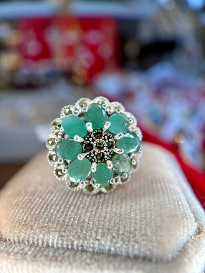 S8 VINTAGE EMERALD & MARCASITE IN SILVER (Category: Rings) located in Baguio. Submitted by asna_taku (Listing ID 1467894632, Image 3). Description: 💚 VINTAGE EMERALD & MARCASITE IN SILVER 💚 A stunning vintage floral statement ring with beautiful green emerald stones arranged like delicate petals, surrounded by intricate silver detailing and sparkling marcasite accents. ✨ The combination of the faceted emeralds, marcasite sparkle, and ornate vin