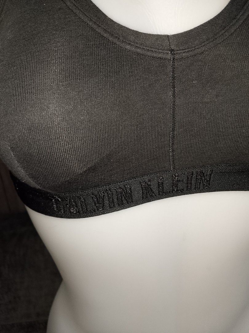 S: CALVIN KLEIN BLACK COTTON BRA PADDED (Category: Undergarments & Loungewear) located in Manila. Submitted by truecrystal-1407 (Listing ID 1467948990, Image 2). Description: orig Calvin Klein.