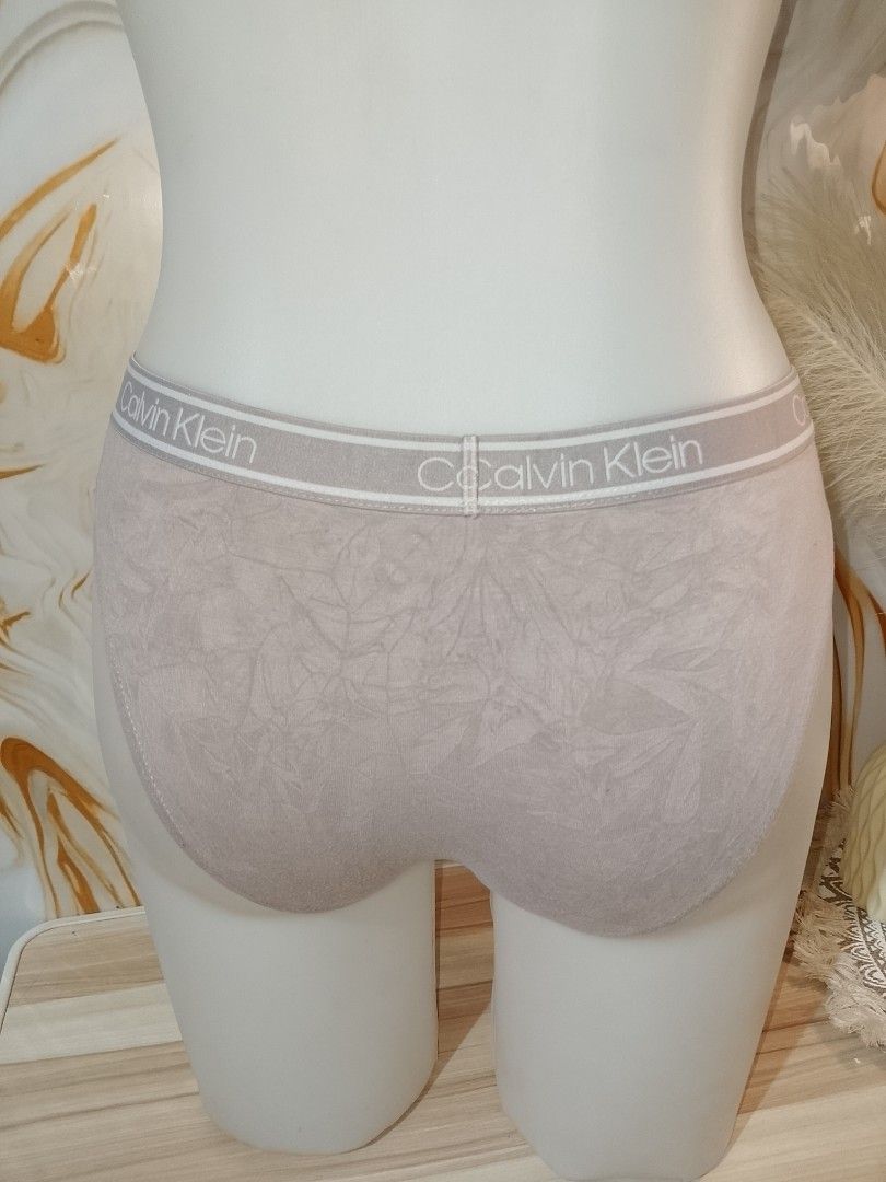 S: Calvin Klein panty orig (Category: Undergarments & Loungewear) located in Manila. Submitted by truecrystal-1407 (Listing ID 1468045697, Image 3). Description: .