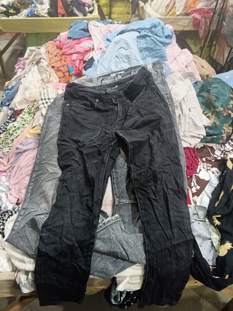 Saint Laurent Paris Hearing OFFERS (Category: Jeans) located in Malaybalay. Submitted by job_curated (Listing ID 1467865019, Image 1). Description: .