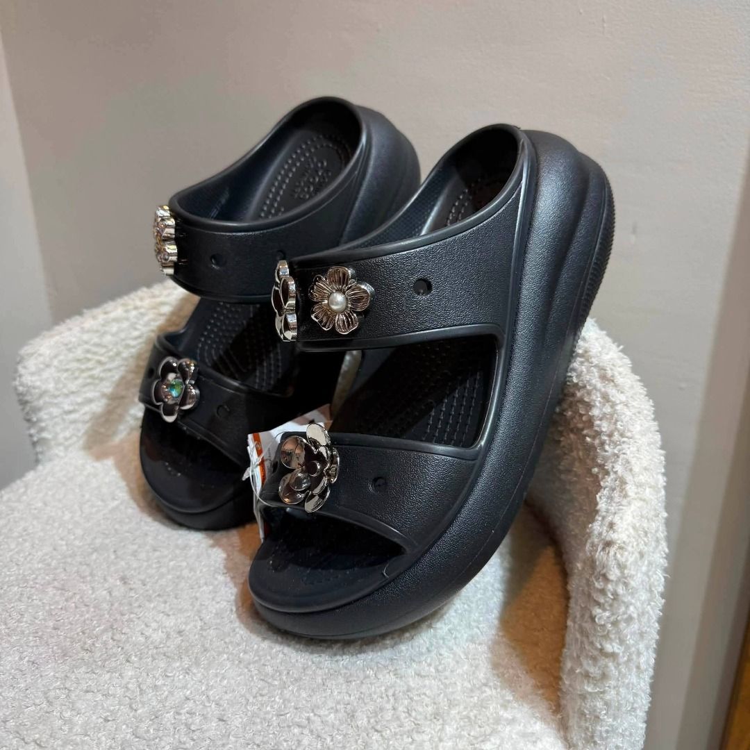 SALE. Crush Sandals - Black (Category: Wedges) located in Rizal. Submitted by hiraya16 (Listing ID 1467967590, Image 1). Description: Onhand ready to ship W5/W6/W7/W8/W9 DM us for inquiries. ✉️.