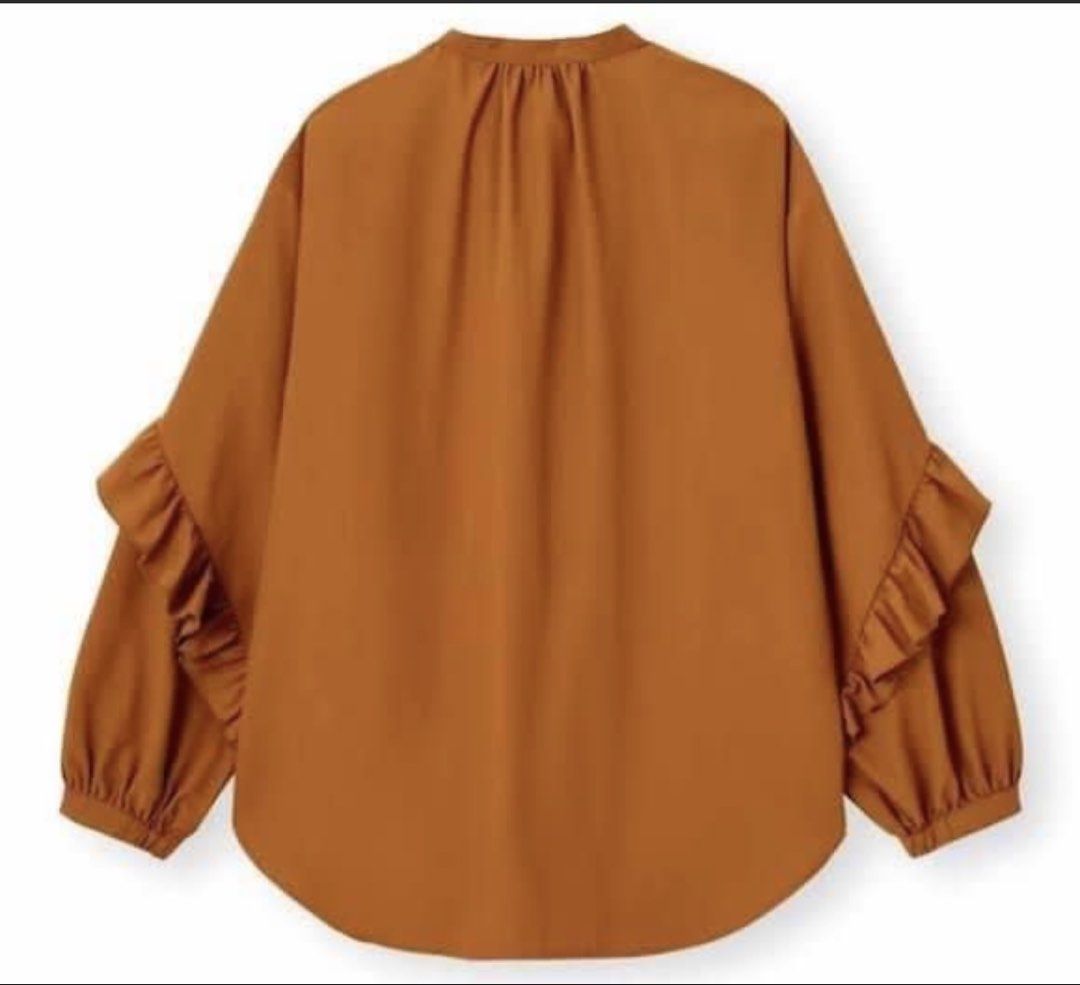 SALE‼️GU longsleeve (Category: Longsleeves) located in San Jose del Monte. Submitted by senorita_wella (Listing ID 1468002123, Image 3). Description: .
