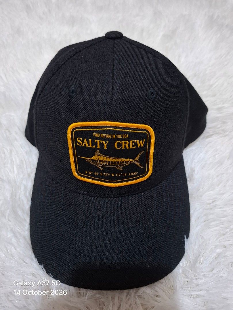 SALTY CREW STEALTH 6 PANEL BLACK CAP (Category: Caps & Hats) located in Manila. Submitted by thriftfinds_tagum (Listing ID 1468008713, Image 2). Description: SALTY CREW STEALTH 6 PANEL BLACK like new condition one size Adult Style: Cap Colour: Black Material: 80% Acrylic / 20% Wool Structured, mid-crown height Woven damask patch Plastic snapback 750.⁰⁰.