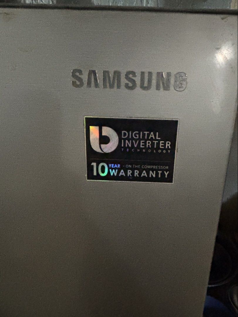 SAMSUNG DIGITAL INVERTER (Category: Refrigerators and Freezers) located in Pasig City. Submitted by abraganharley (Listing ID 1468018210, Image 2). Description: No issues (malakas at malamig pa 100% working) Cleaning needed No ice tray Color faded INVERTER RFS : Upgrade.