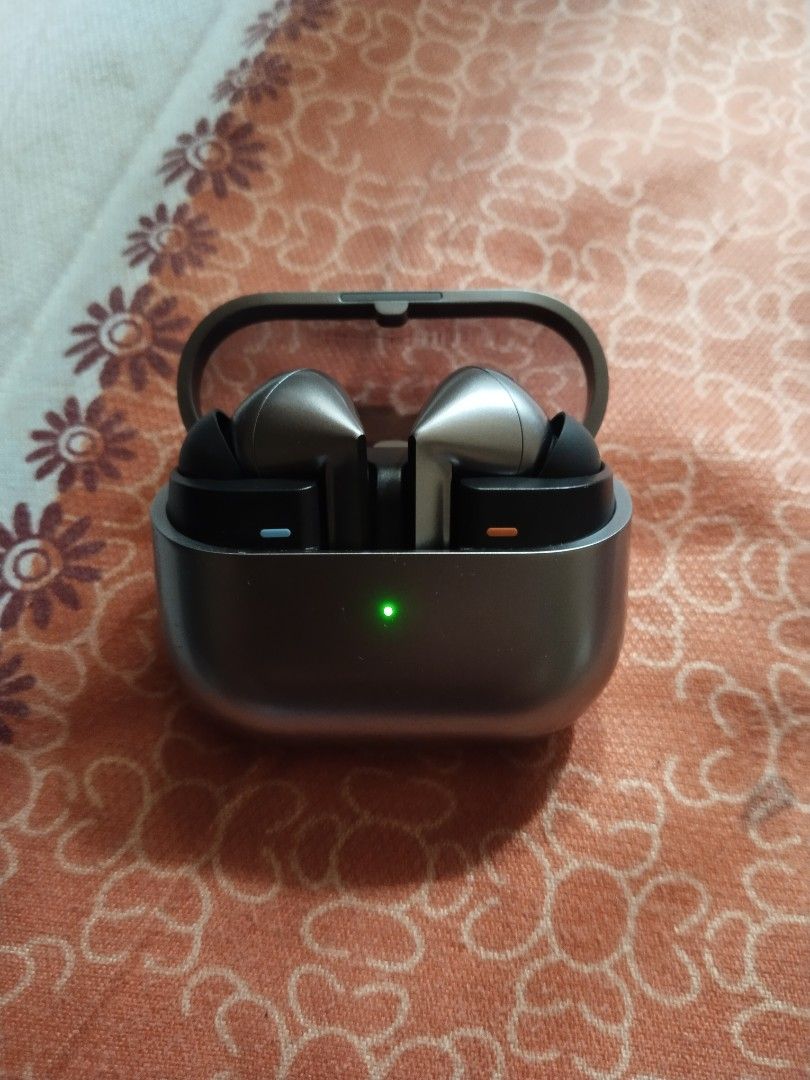 samsung galaxy buds3 pro (Category: Earphones) located in Bayombong. Submitted by rnstrifty (Listing ID 1467850450, Image 1). Description: -samsung galaxy buds3 pro Wireless Earbuds - Color: Metallic Grey with black accents - Performance: Excellent sound quality and active noise cancellation (ANC) - Battery: Tested working and holds a great charge - Condition: Clean, well-maintained, and 100% functional.