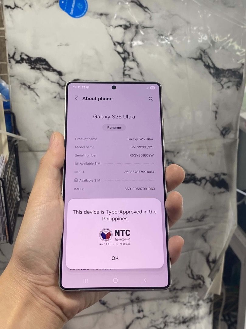 Samsung Galaxy S25 Ultra 256 Titanium Gray Complete (Category: Samsung) located in Pasig City. Submitted by samsungtolentinoph (Listing ID 1467981538, Image 2). Description: For sale only! Samsung Galaxy S25 Ultra 5G 🏷️ Price list: 256GB - 37,500 pesos 512GB - 42,000 pesos 🎨 Colors: Titanium Gray 📦 Package and Condition: Complete with Box | Good as new | No hidden issues | No history of repair | Original S-Pen 🔑 Key specs: Display: 6.9-inch D