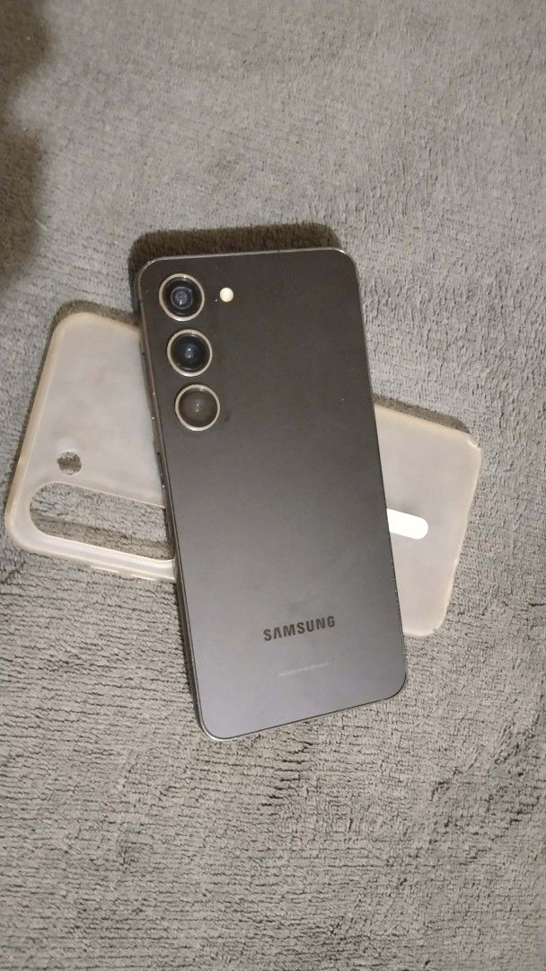 Samsung s23 (Category: Samsung) located in Alaminos. Submitted by zyba64 (Listing ID 1467899429, Image 1). Description: Samsung Galaxy S23 – 8GB RAM / 256GB Storage NTC Approved Display has 4 lines All other functions are working properly No other issues reported Kayo nalang mag paayos may bawas pa sa sure buyer Selling as-is. Please inquire for further details..