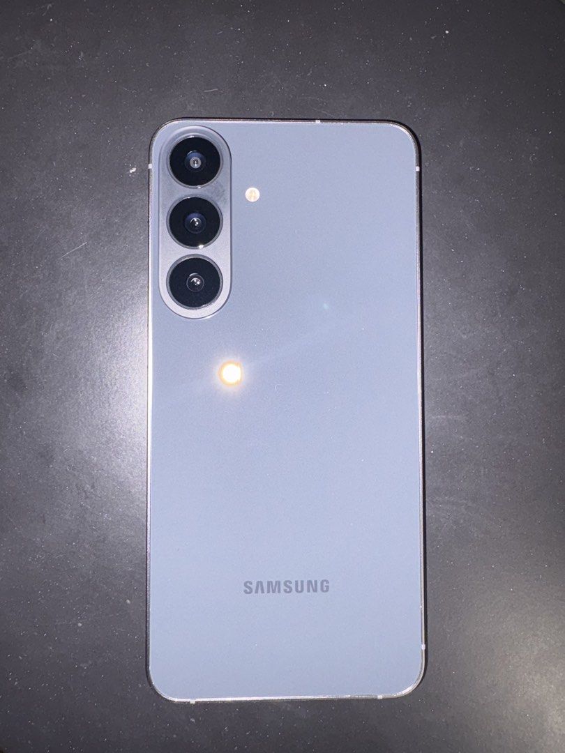 Samsung S26 FE (Category: Samsung) located in Quezon City. Submitted by bennyeillish (Listing ID 1467965031, Image 1). Description: Selling my Samsung Galaxy S26 FE 5G, 128GB, Black. 📱 Condition: Brand new 📦 Date received: October 12, 2026 🎨 Reason for selling: Received a different color than the one I wanted. ✨ Storage: 128GB 🖤 Color: Black Optional Add-on: 📱 Phone case – add only ₱500 ✅ Newly received ✅ Brand-new unit ✅ Great for anyone lo