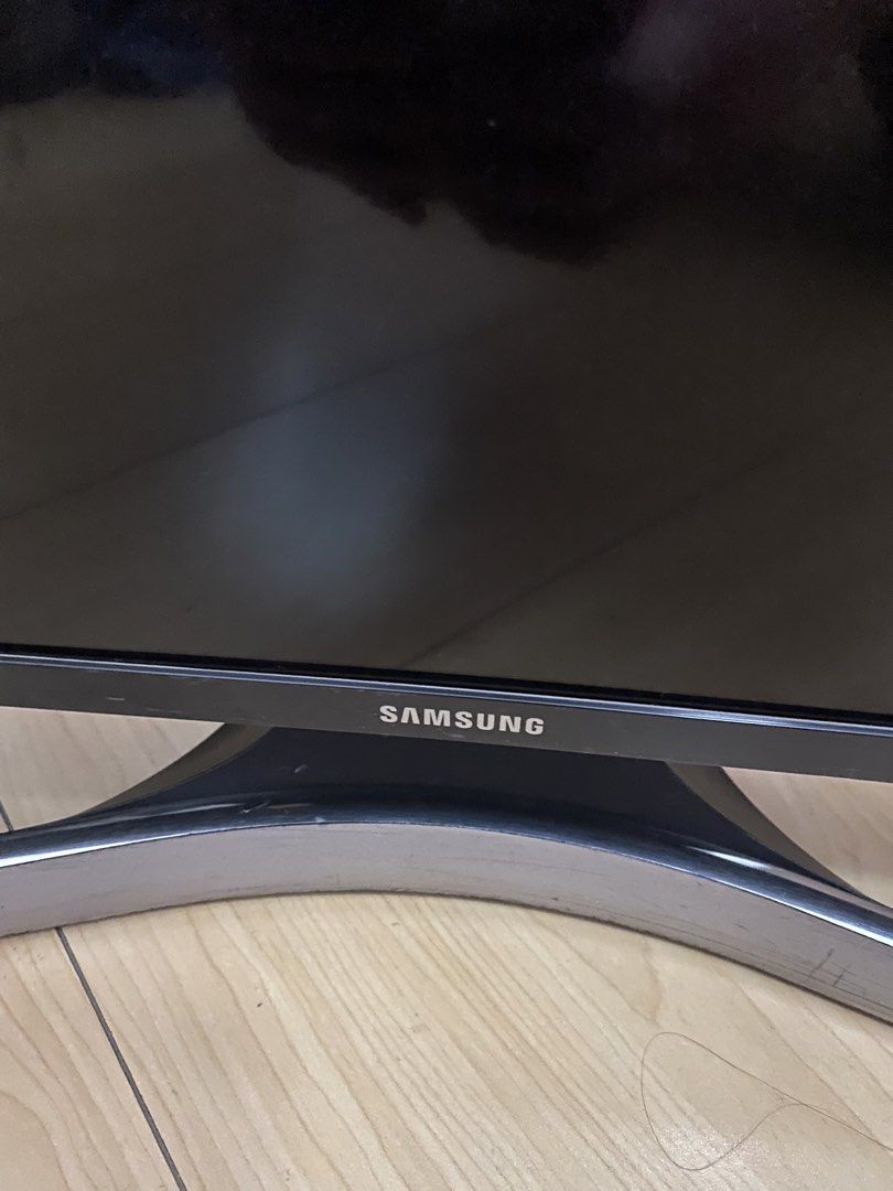 Samsung Smart LED tv 49” (Category: TV) located in Manila. Submitted by olxph_808966171 (Listing ID 1467901108, Image 2). Description: - Brand/Model: Samsung 49-inch Curved TV (UA49KU6300GXXP) - Color: Elegant black finish with silver stand legs - Connectivity: Multiple HDMI and USB ports on the back panel - Specs: Made in Vietnam, AC 100-240V power supply - Ideal Use: Great immersive screen size for home entertainment, movies, and gaming - Condi