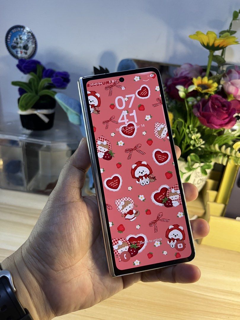 Samsung Z fold 5 (512gb) (Category: Samsung) located in Quezon City. Submitted by lhensdcruz0626 (Listing ID 1467957050, Image 2). Description: WOW 512gb BIHIRA lang tayo magkaroon stock nito 😱 🥰 SAMSUNG Z FOLD 5 CLEARANCE SALE!!! ₱27,899 na lang 7.6 inches screen 4400mah battery good condition 50mp camera 📷 2nd hand with 1 week warranty No issue no issue.
