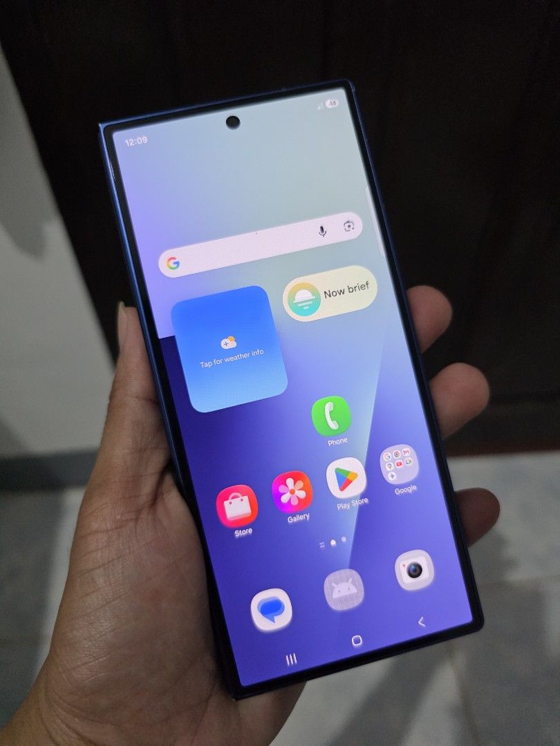 Samsung Z Fold 7 - 256gb (Category: Samsung) located in Manila. Submitted by enego0421 (Listing ID 1464425603, Image 3). Description: 🔸️Location: Taguig 🔸️No swap 🔸️Can do LBC 🔸️Cash or online payment ✅️️12gb/256gb storage ✅️️Dual sim / openline / NTC approved ✅️️Original cord ✅️️Phone case 📍Gagamitin nalang po ⚠️Minimal dents only, see pictures po. Performance not affected. 1 week personal warranty. Pwede pickup sa bahay. Medyo pwede pa sa 