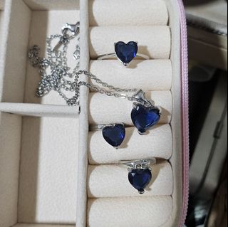 (Category: ) located in . Submitted by cloudita (Listing ID 1468000555, Image 1). Description: .