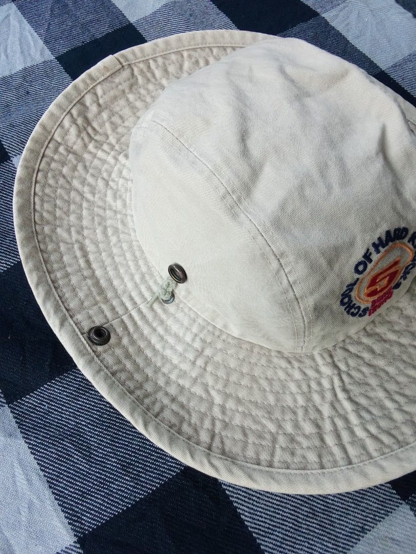 School of hard knocks (Category: Caps & Hats) located in Polomolok. Submitted by timog_high_ice (Listing ID 1467878948, Image 3). Description: - Embroidery - Bush hat - Adjustable - botton at side Angas nito ❤️.
