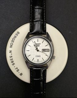 (Category: ) located in . Submitted by vintagewatches39 (Listing ID 1468013081, Image 1). Description: .