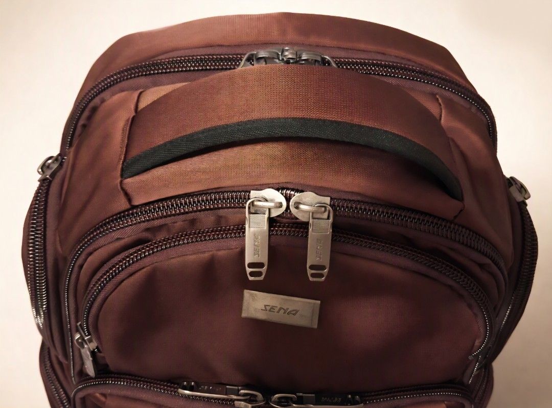 Selling my Sena Laptop Bag (Category: Everything Else Others) located in Quezon City. Submitted by john-316 (Listing ID 1468054040, Image 3). Description: Hi! Selling my Sena laptop bag, bought in 2018/2019 pa during my freshman/sophomore college years. Needed money to buy food and survive the weeks Additional details: ✅ Maraming compartment ✅ Original Sena laptop bag ✅ Kasya at protected ang malaking laptop ✅ In good condition Hindi na nagamit s