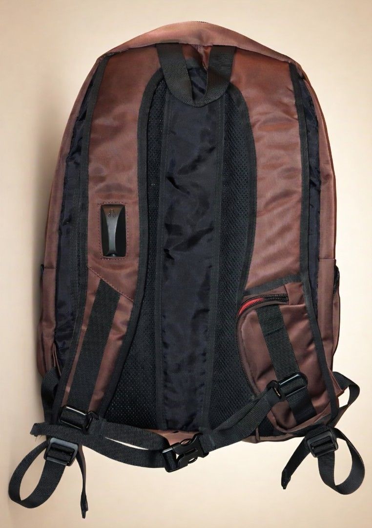 Selling my Sena Laptop Bag (Category: Everything Else Others) located in Quezon City. Submitted by john-316 (Listing ID 1468054040, Image 2). Description: Hi! Selling my Sena laptop bag, bought in 2018/2019 pa during my freshman/sophomore college years. Needed money to buy food and survive the weeks Additional details: ✅ Maraming compartment ✅ Original Sena laptop bag ✅ Kasya at protected ang malaking laptop ✅ In good condition Hindi na nagamit s