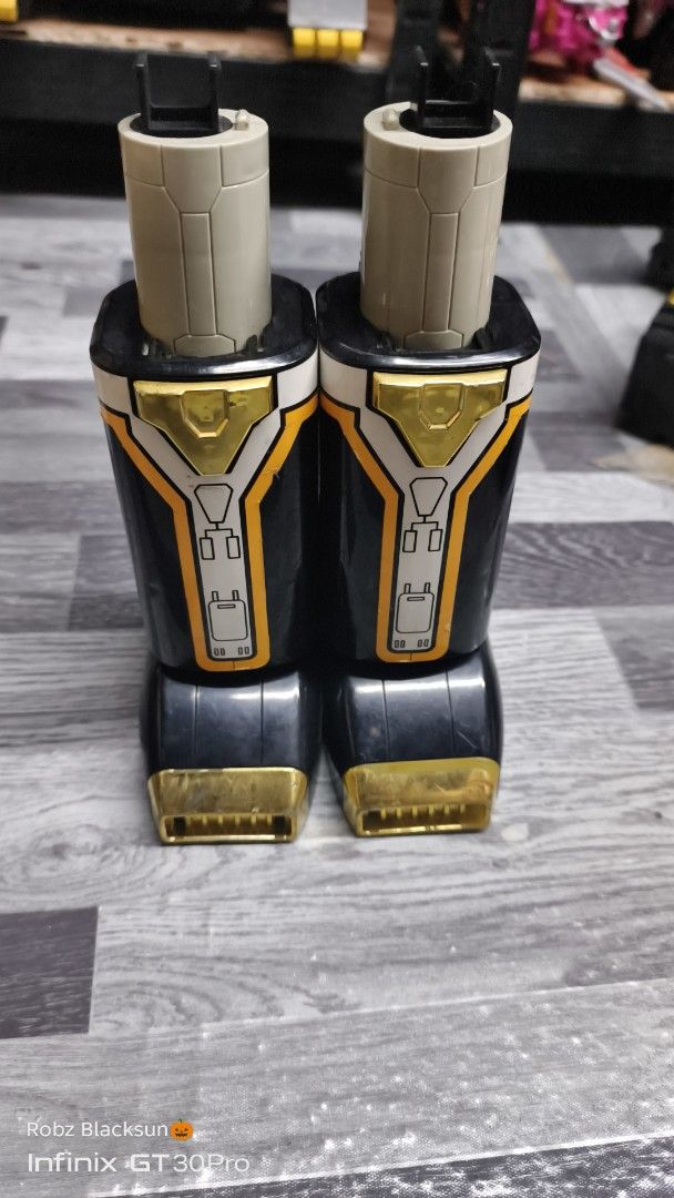 Sentai parts (Category: Interactive Toys) located in Tanza. Submitted by robzblacksun (Listing ID 1467960168, Image 1). Description: jet Garuda feet set.