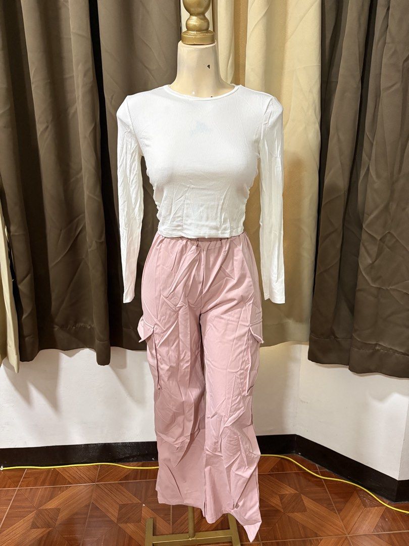 Shein Cargo Pants Coords 12Y (Category: Babies & Kids Fashion) located in Paranaque City. Submitted by kimchan15 (Listing ID 1467868949, Image 1). Description: Can fit to XS W: 24-28.
