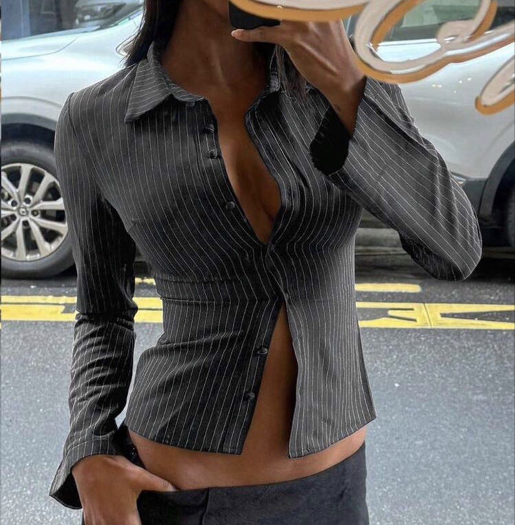 SHEIN Lapel Polo Blouse - XXS (Category: Longsleeves) located in Quezon City. Submitted by jendeukie0 (Listing ID 1467905017, Image 1). Description: .
