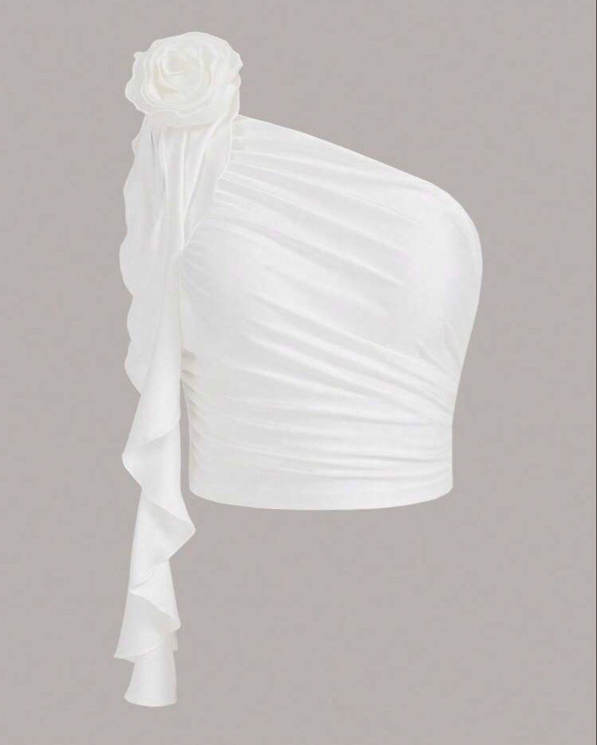 SHEIN White One-Shoulder Crop Top - XS (Category: Sleeveless) located in Quezon City. Submitted by jendeukie0 (Listing ID 1467905158, Image 1). Description: .