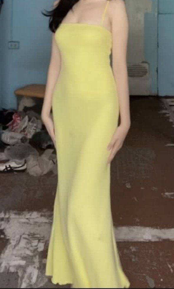 Shein Yellow Long Dress (Category: Evening dresses & gowns) located in Manila. Submitted by yanyan1904m (Listing ID 1468037326, Image 2). Description: w/ Minimal Stain are barely noticeable .