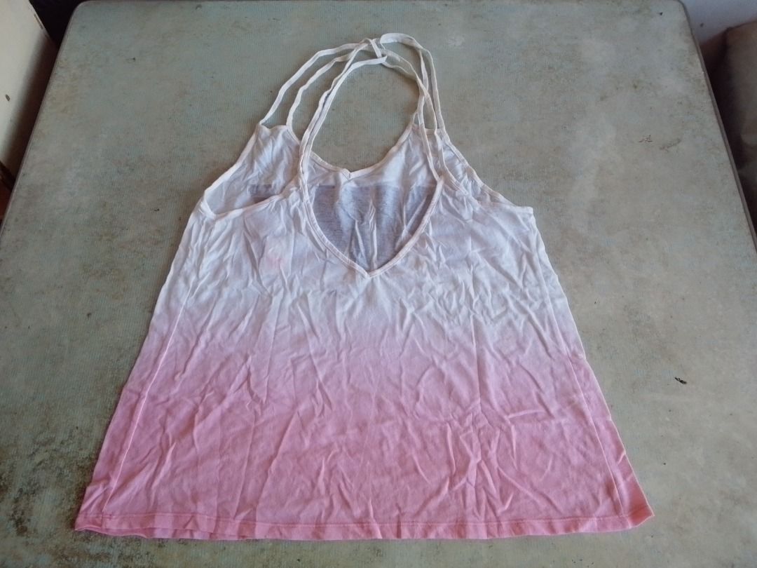 Shorts & Tops US BNEWTAG (VS-Pink) (Category: Undergarments & Loungewear) located in Los Banos. Submitted by mania-62906 (Listing ID 1467872583, Image 3). Description: Last price 435. Php. Authentic. Bnewtags. Tops VS Pink. Large Bottoms VS Pink US Medium.