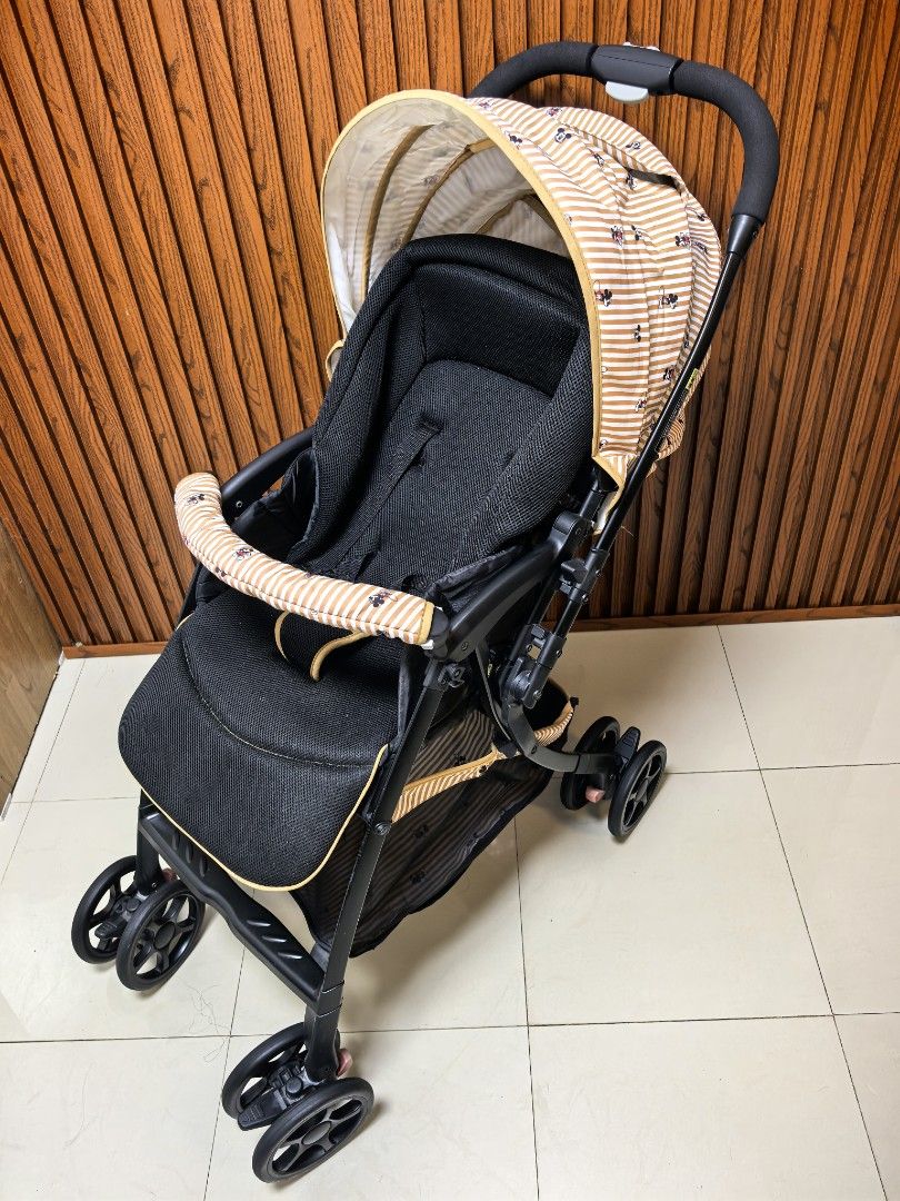 Smart angle (mickey mouse edition) (Category: Strollers) located in Manila. Submitted by miradoming32070 (Listing ID 1467924934, Image 2). Description: Smart angle by combi (mickey mouse edition) ➡️ Newborn to toddler ➡️ Fully recline ➡️ Adjustable seat ➡️ High seat ➡️ Reversible handle ➡️ Lightweight ➡️ Compact fold Like new condition.