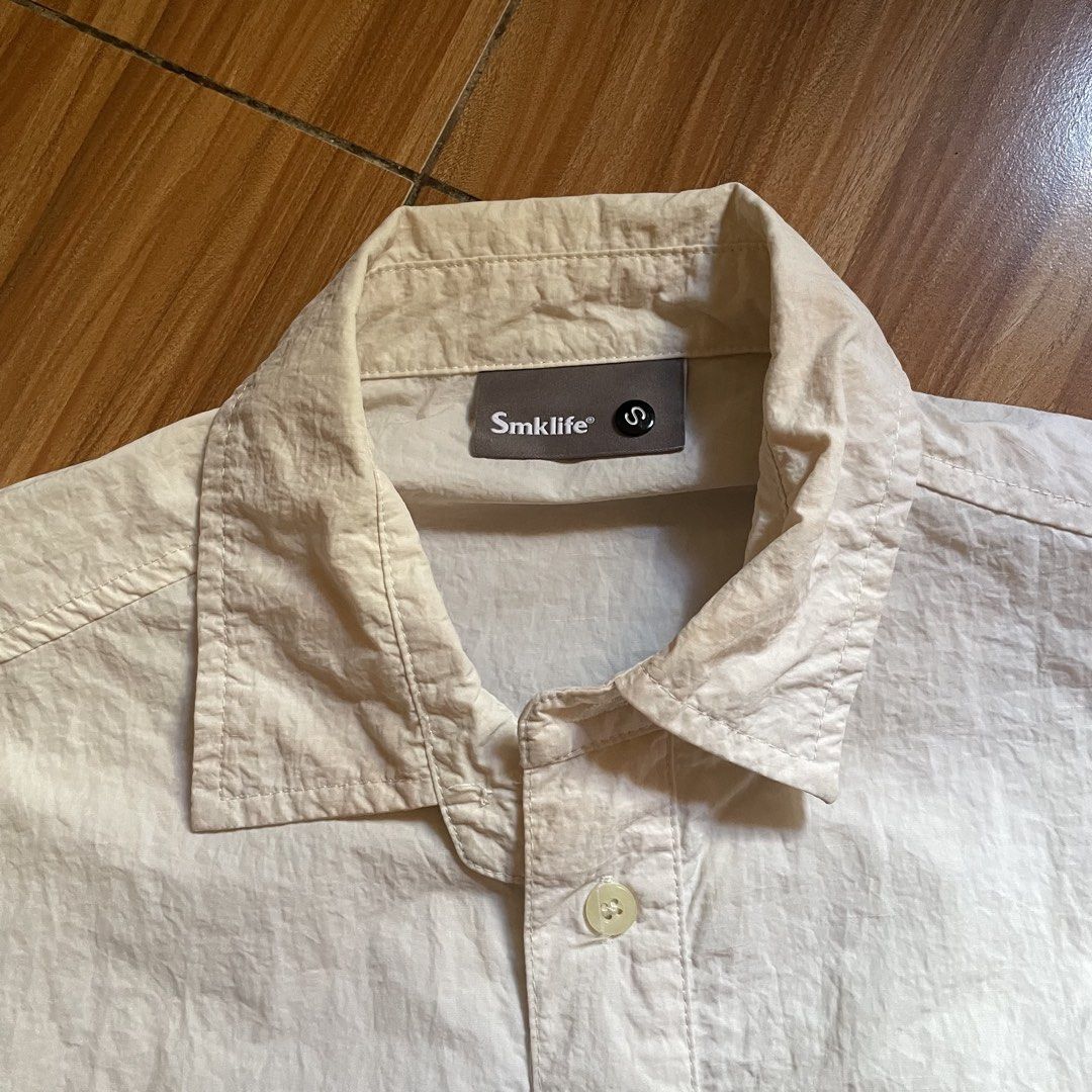 Smokinglife Utility Nylon L/S (Category: Coats, Jackets and Outerwear) located in General Mariano Alvarez. Submitted by 4117_thriftnthrive (Listing ID 1467987008, Image 2). Description: In good condition Stain on collar part Size: S Measurements Width: 25” Length: 29” .