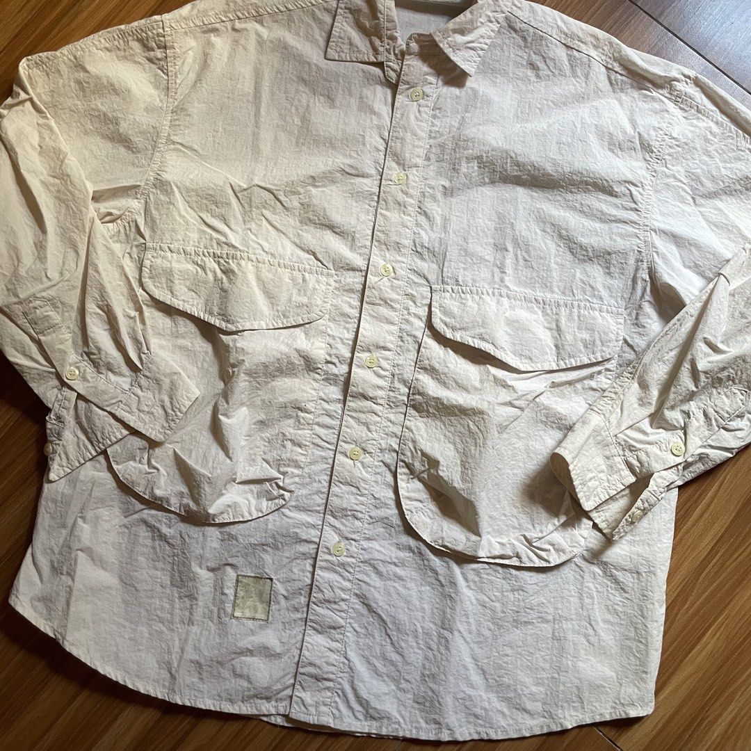 Smokinglife Utility Nylon L/S (Category: Coats, Jackets and Outerwear) located in General Mariano Alvarez. Submitted by 4117_thriftnthrive (Listing ID 1467987008, Image 3). Description: In good condition Stain on collar part Size: S Measurements Width: 25” Length: 29” .
