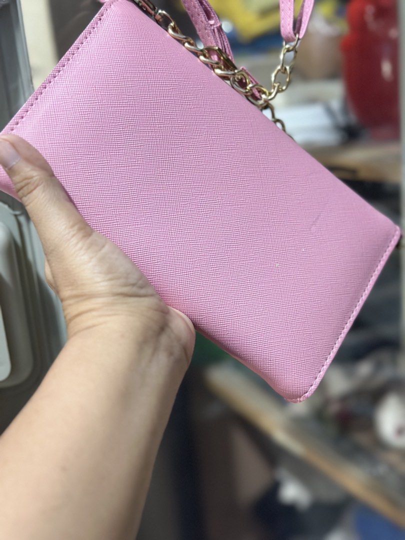 Snidel pink girly sling bag wallet (Category: Purses & Pouches) located in General Santos City (Dadiangas). Submitted by toysville888 (Listing ID 1467844079, Image 3). Description: Snidel Sling wallet from Japan good as new. perfect pang gift..