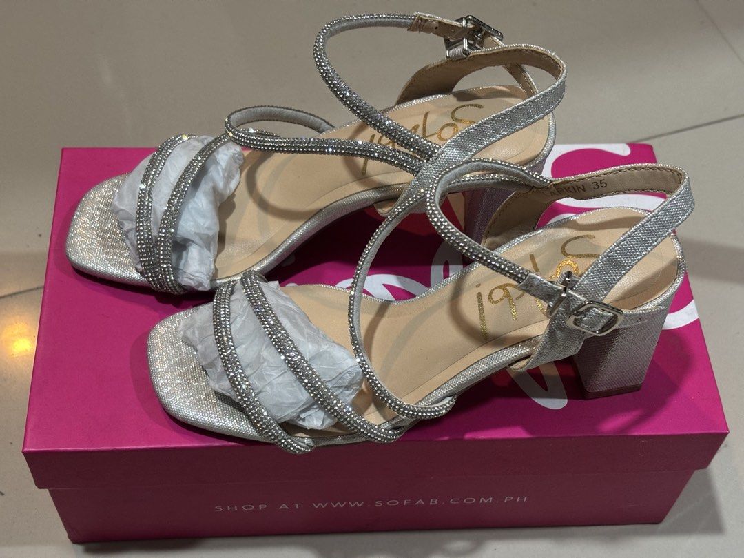 So Fab! Silver Sandals (Category: Sandals) located in Manila. Submitted by cessxxi (Listing ID 1467974233, Image 1). Description: Size 5 Used once during our Christmas Party 2025 (4hrs only) .