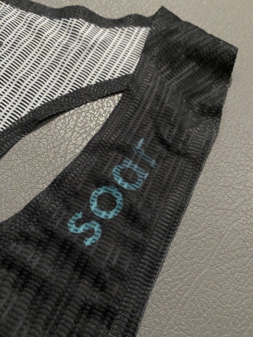 Soar Running Singlet Black Men XL (Category: Activewear) located in Pozorrubio. Submitted by izaykite2g (Listing ID 1467991955, Image 3). Description: Soar mens race vest XL on tag 19.5 × 29 Excellent condition - Item: Running Singlet - Color: Black with subtle teal branding - Size: XL - Fabric: Lightweight striped mesh for high breathability - Design: Racerback cut for full range of motion - Ideal for: Marathon training and hot weather workouts.