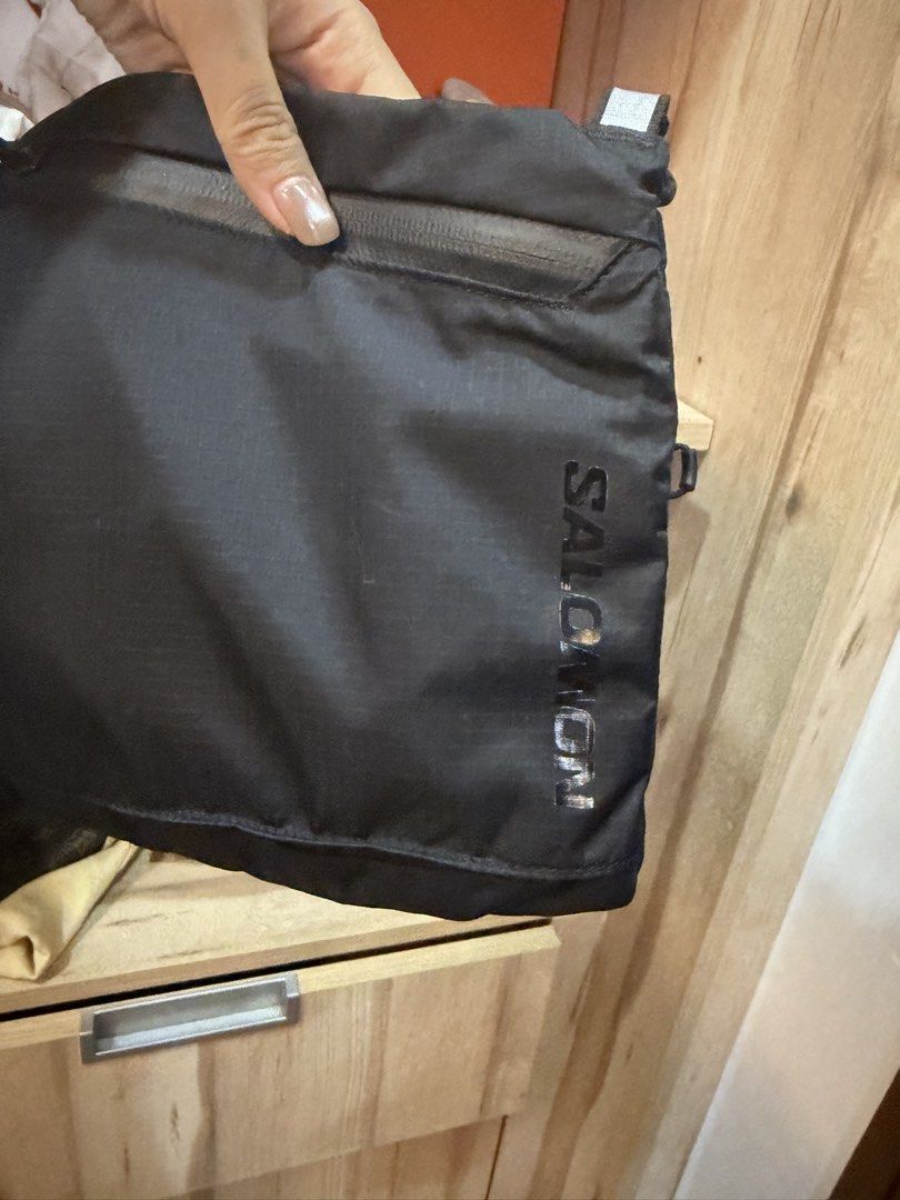 SOLOMON camping / outdoor Bag (Category: Cross-body Bags) located in Manila. Submitted by mamaansshop (Listing ID 1467969794, Image 2). Description: Like new condition need lng pagpagin. This is a gift from US.