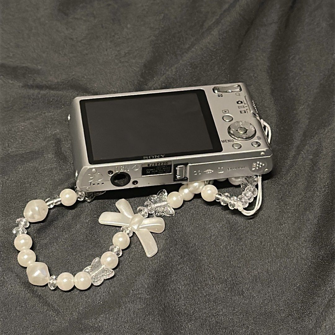 Sony Cybershot DSC-W530 (Category: Cameras) located in Aroroy. Submitted by as3sssz (Listing ID 1467976348, Image 2). Description: INCLUSIONS: ᢉ𐭩 Unit ᢉ𐭩 Pouch ᢉ𐭩 Freebies ᢉ𐭩 SD ᢉ𐭩 Battery ᢉ𐭩 Charger ISSUE Think white line on the LCD on the left side (Does not affect the overall experience and outputs) 📍 Meet-up: Legazpi City, Albay 📦 Payment: GCash / MariBank / GOtyme 🚚 MOD: J&T / LBC — First to Pay Basis .