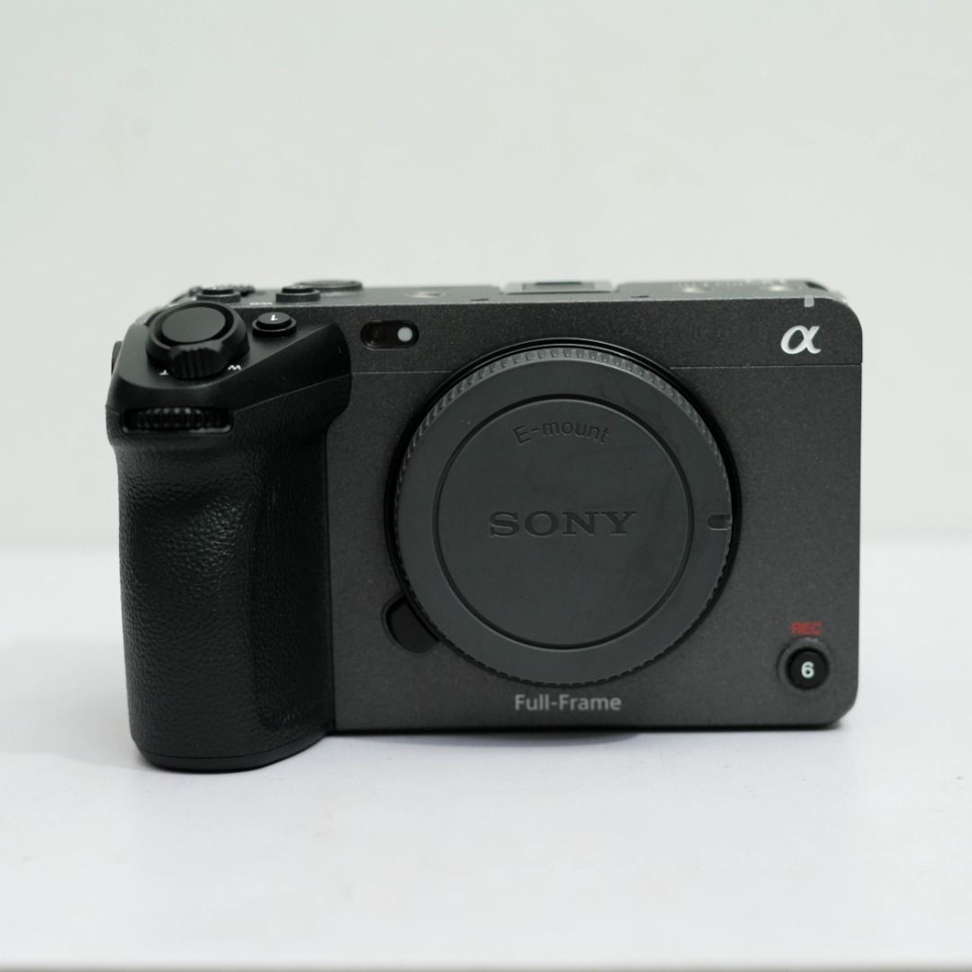 Sony FX3A with XLR Handle (Category: Cameras) located in Malabon City. Submitted by camcart (Listing ID 1467964425, Image 3). Description: ◈ Sony FX3A Body (Upgraded Version of Fx3) ➠ Inclusions: - XLR Handle - Sony NP-FZ100 Battery - Body Cap - Sony BC-QZ1 External Charger - Camera Box with Manuals ✅ Physical Condition: 9.5/10 (Mint Condition) ✅ Functionality : 10/10 (All Working) ✅ Shutter count: 550 💵 Price: 180,000 pesos only Date of Purchas