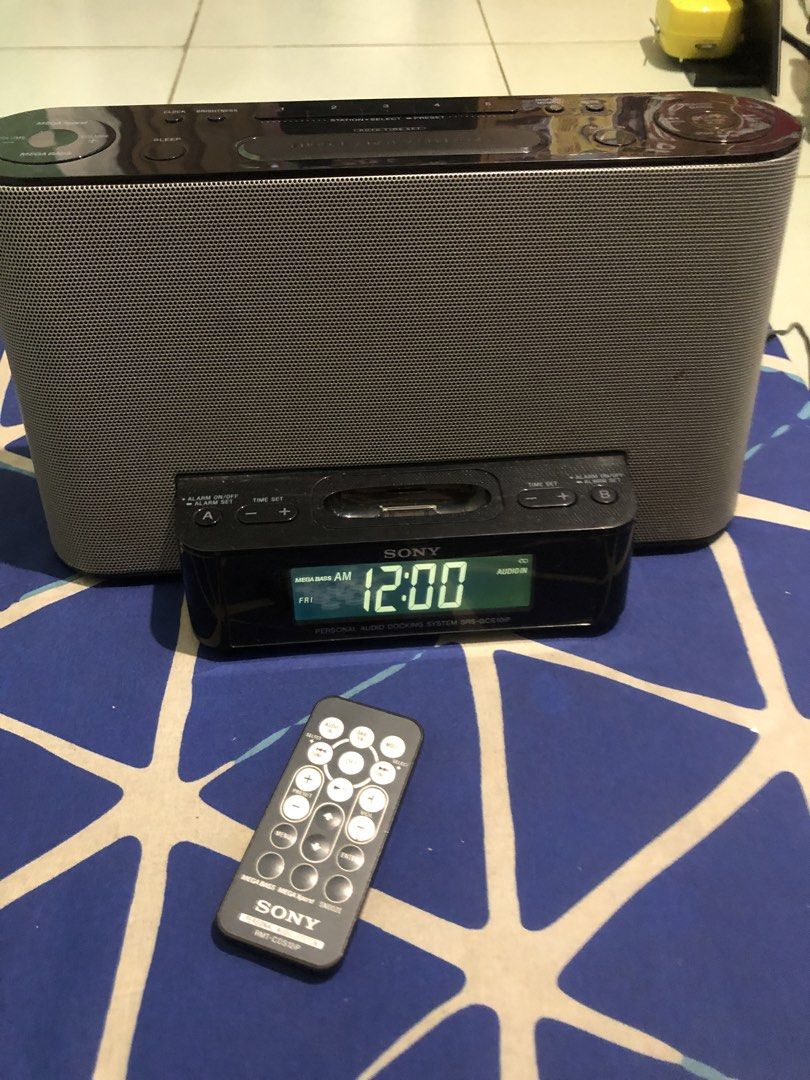 Sony personal audio docking system SRS-GCS10iP (Category: Soundbars, Speakers & Amplifiers) located in Quezon City. Submitted by markgolveo (Listing ID 1467908323, Image 1). Description: Sony personal audio docking system SRS-GCS10iP Tested very good audio output 110V Working audio in Working remote Working good am fm signal Working time and date functions Working alarm snooze Working all buttons and features Issue docking for IPOD only charges t
