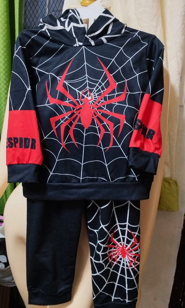 SPIDERMAN TERNO (Category: Babies & Kids Fashion) located in Manila. Submitted by akiramae16 (Listing ID 1467866310, Image 2). Description: FOR SALE SPIDERMAN TERNO HOODIE AND PANTS No issue like new Size: Black :1-3y Red: 9m-12m RFS: Decluttering outgrown too many clothes Used once only for milestone photoshoot 180 pesos each PM FOR WW AND DETAILS 📩 📌LAS PINAS.