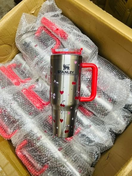 STAN LEY TUMBLER (Category: Water Bottles & Tumblers) located in Manila. Submitted by yannieshop (Listing ID 1467861004, Image 3). Description: One design only Sale ‼️‼️ Limited Stocks! .