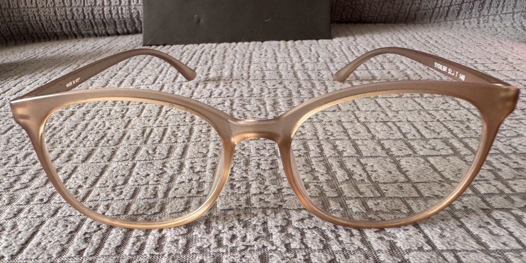 Starfinder Eyeglasses (Category: Sunglasses & Eyewear) located in Mandaluyong City. Submitted by axos723 (Listing ID 1468029475, Image 3). Description: ➡️Please read item description carefully below (click read more 👇) ➡️Personal Preloved ➡️Item is AVAILABLE ➡️1-Day Reservation only ➡️First to pay gets the item ➡️For SURE BUYERS only please. -Price: P1000+ SF -Brand: Starfinder -Left lens no grade, Right lens +0.5 -Color: Pinkish Light Brown (Co