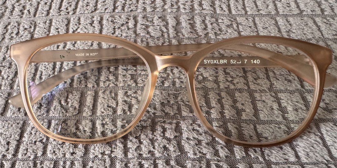 Starfinder Eyeglasses (Category: Sunglasses & Eyewear) located in Mandaluyong City. Submitted by axos723 (Listing ID 1468029475, Image 2). Description: ➡️Please read item description carefully below (click read more 👇) ➡️Personal Preloved ➡️Item is AVAILABLE ➡️1-Day Reservation only ➡️First to pay gets the item ➡️For SURE BUYERS only please. -Price: P1000+ SF -Brand: Starfinder -Left lens no grade, Right lens +0.5 -Color: Pinkish Light Brown (Co