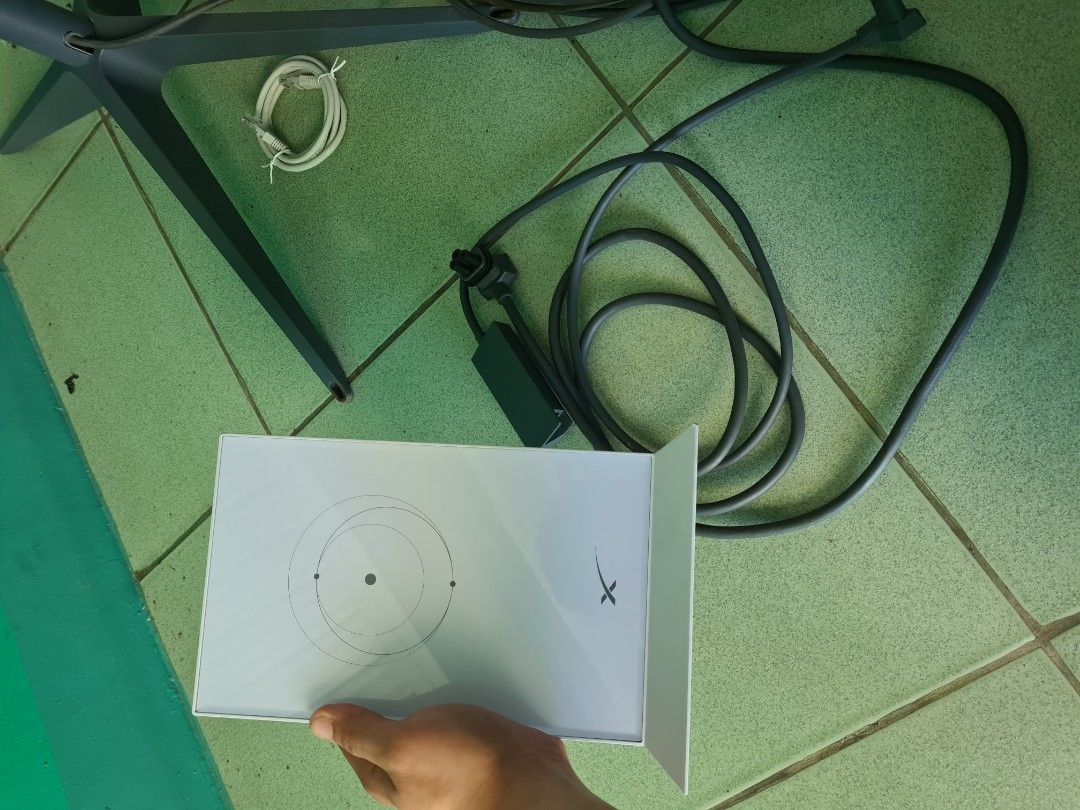 STARLINK ROUTER AND SATELLITE (Category: Networking) located in Malasiqui. Submitted by _clickmycloset (Listing ID 1468041826, Image 3). Description: STARLINK no box included. .
