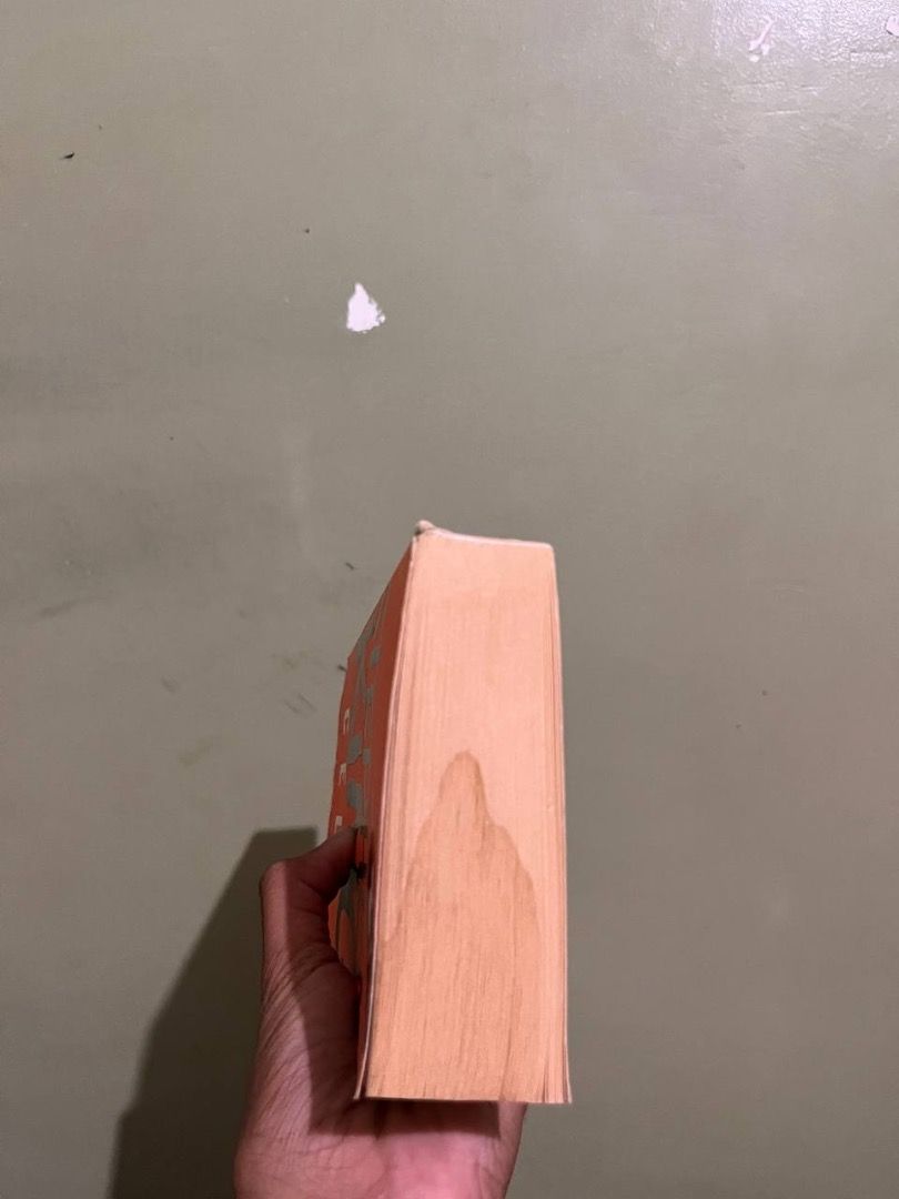 Stephen King - Cell (Category: Storybooks) located in Carmen. Submitted by grei.librongbaligya. (Listing ID 1468021856, Image 2). Description: Stephen King - Cell Noticeable liquid stain. Spine head slightly crumpled..