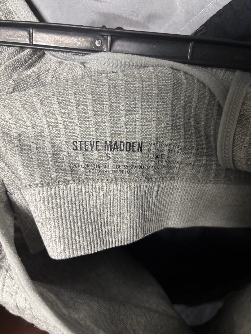 STEVE MADDEN sleeveless (Category: Sleeveless) located in Pila. Submitted by isabelasthriftclothes (Listing ID 1467966172, Image 2). Description: .